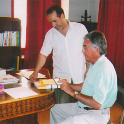 El autor con Mohammed Elouahdami. Alcalde (Rais) del Ayuntamiento de Sidi Ifni